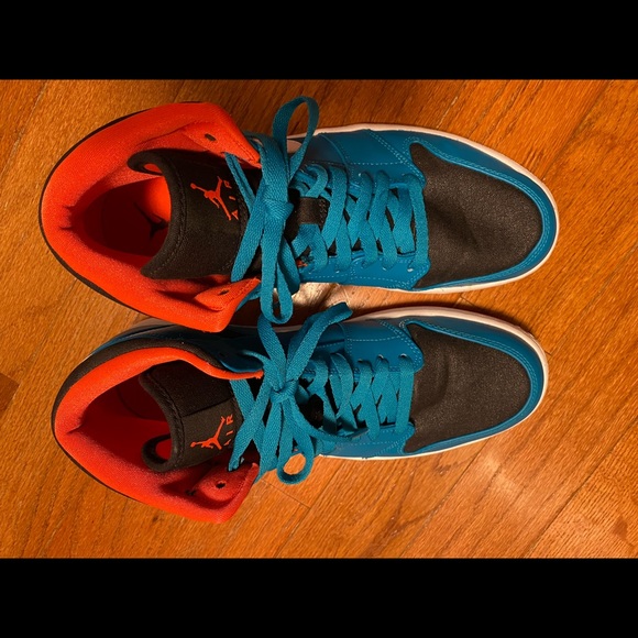 Air Jordan 1 Mid: Tropical Teal/Infrared 23, size 12 - Picture 2 of 7